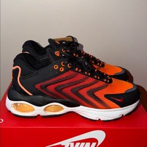 Nike Air Max TW SE Black Total Orange FJ2590-001 Men’s Size 9